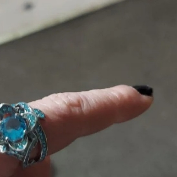 Rings - Picture 3 of 9